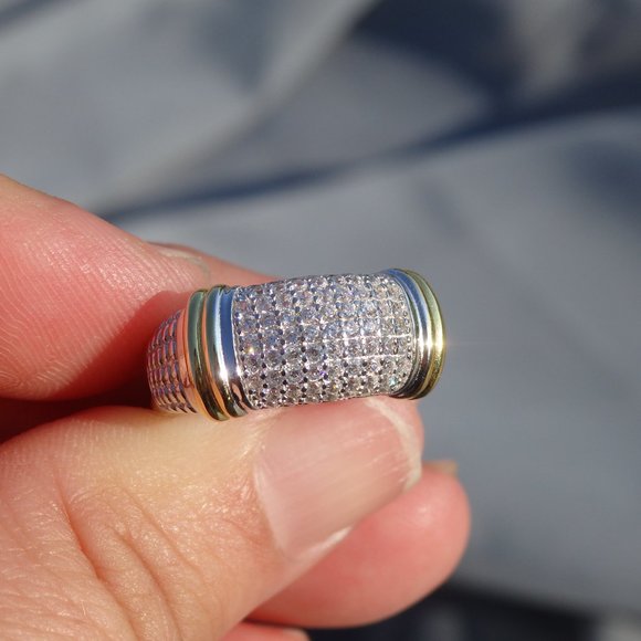 Silver band ring with multiple cz's.  size 6. - Picture 7 of 9